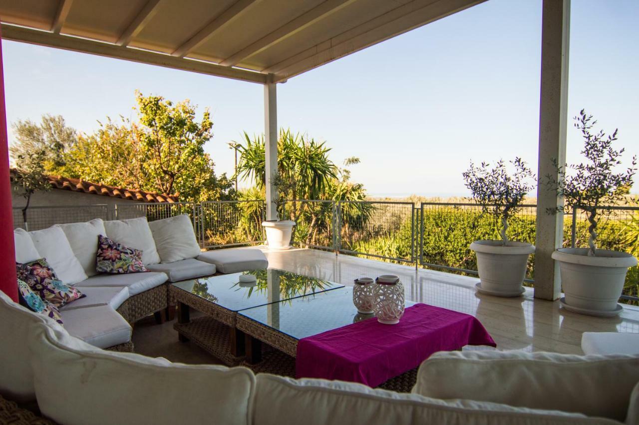 Country Villa Peloponnese With Tennis Court And Pool Zevgolateíon Zewnętrze zdjęcie